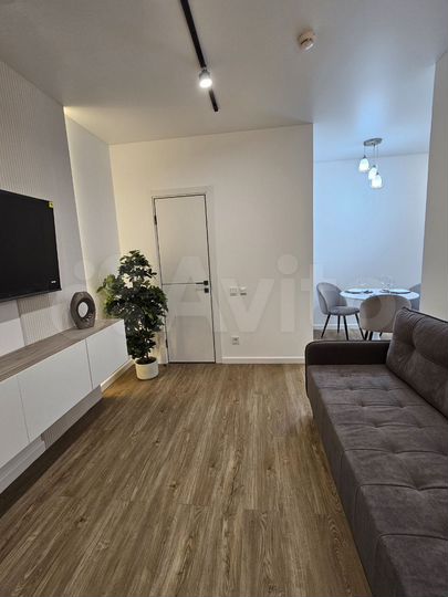 2-к. квартира, 37 м², 1/6 эт.