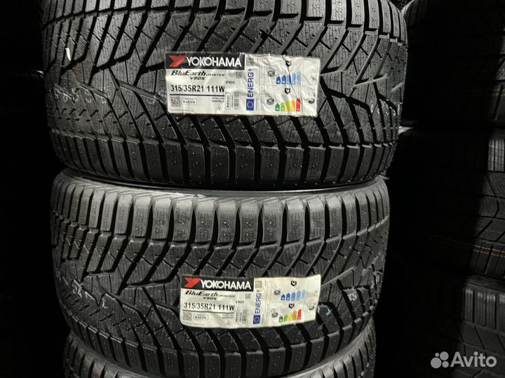 Yokohama BluEarth Winter V905 315/35 R21 и 275/40 R21 109W