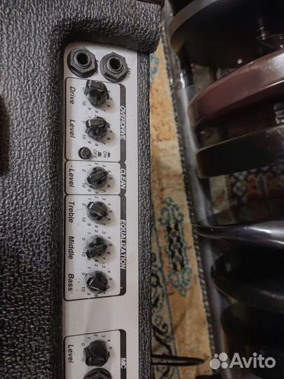 Комбоусилитель Invasion+микрофон/вход