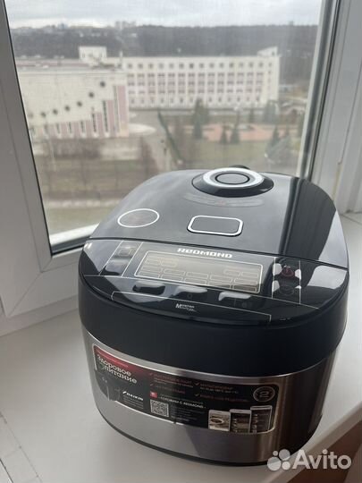Мультиварка redmond новая
