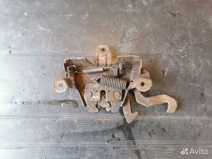 Замок капота mitsubishi carisma 1.6