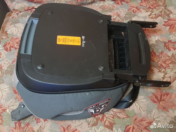 Автокресло бустер Heyner с креплением SafeUpFix