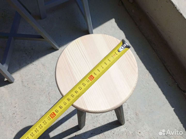 Подставка для цветов деревянная