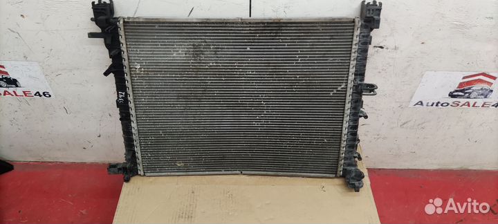Радиатор охлаждения Renault Duster