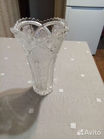 Ваза для цветов хрустальная