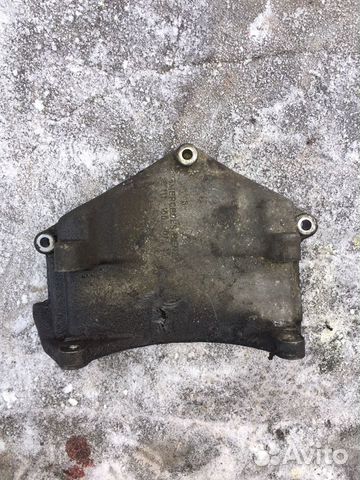 Кронштейн генератора Мерседес 210