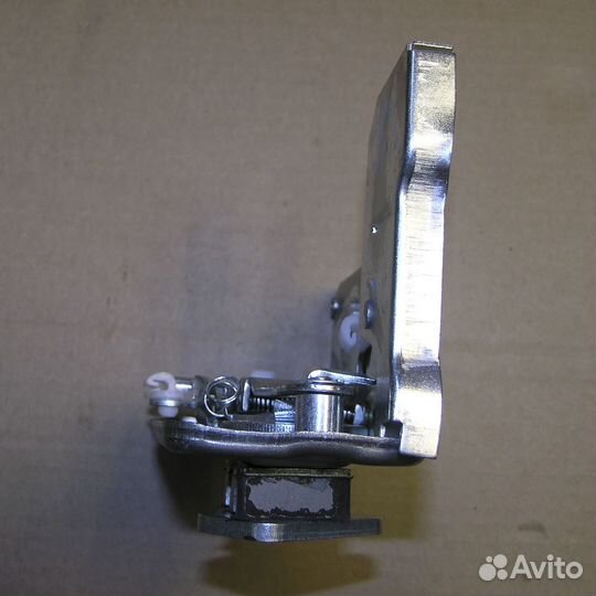 Замок двери маз нового образца левый (см)