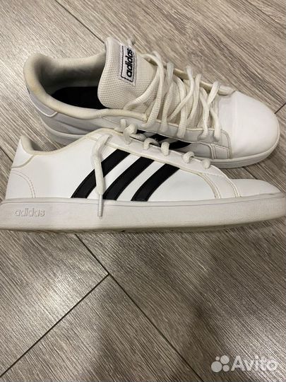 Кроссовки adidas