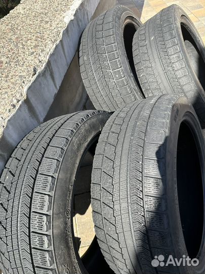 Bridgestone Blizzak VRX 235/45 R18 94S