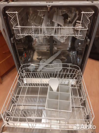 Посудомоечная машина zanussi