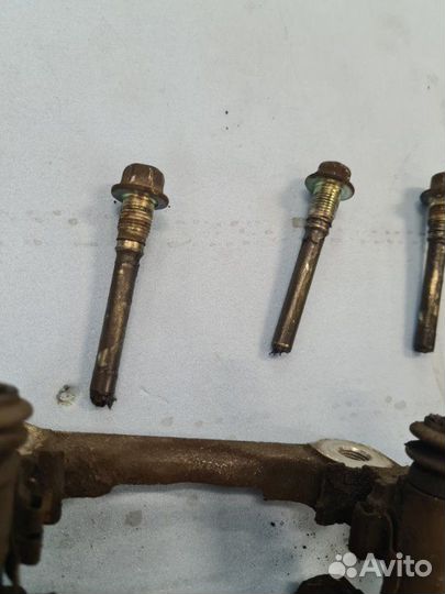 Скоба суппорта задняя Nissan X-Trail T31 2008