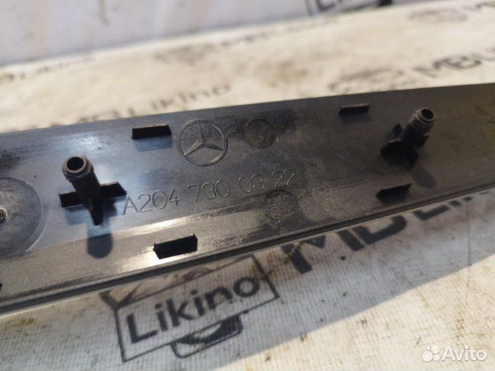 Декоративная накладка двери задняя левая Mercedes