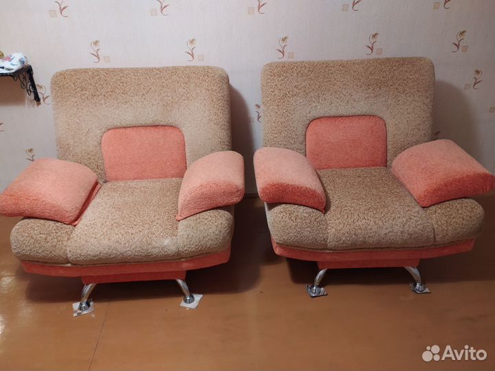 Два кресла
