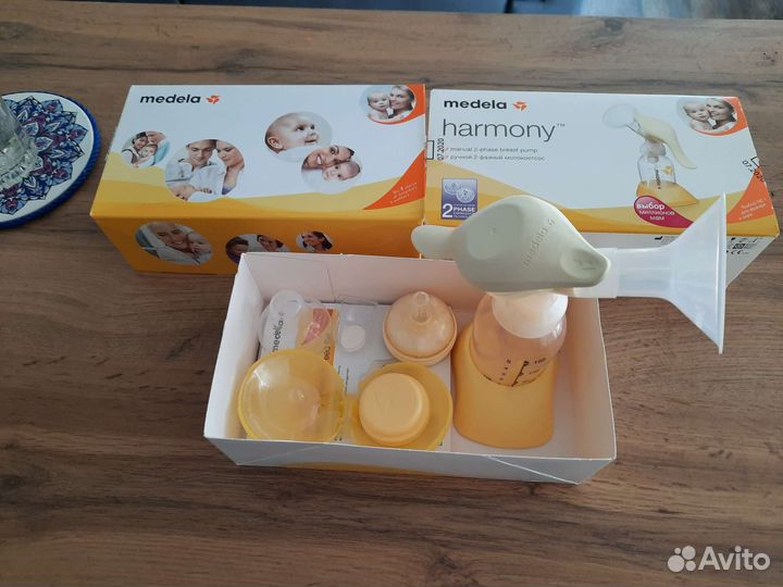 Medela молокоотсос, смартсоска, накладки на соски