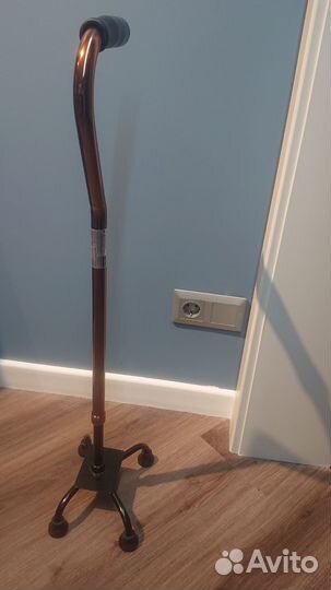 Трость телескопическая четырехопорная новая