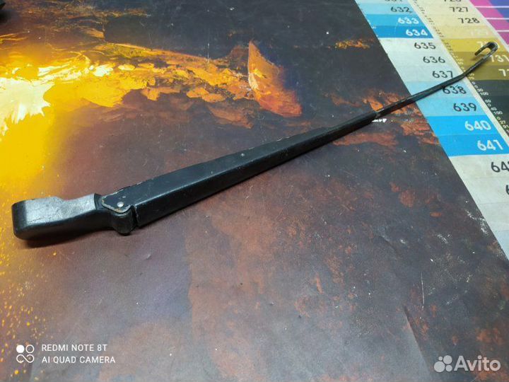 Поводок стеклоочистителя передний левый Renault