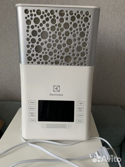 Увлажнитель Electrolux EHU-3715D. На запчасти