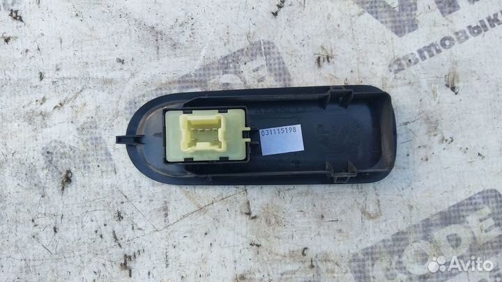 Кнопка стеклоподъемника Renault Duster 4x4