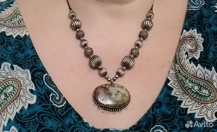 Бижутерия из натур. и искусств. камней от