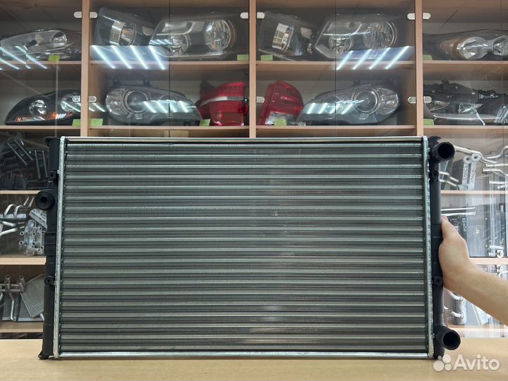 Радиатор охлаждения Фольксваген Гольф