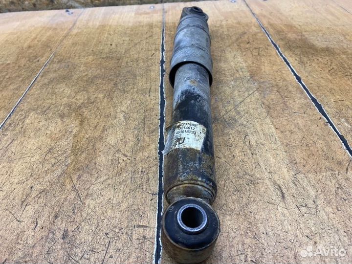 Амортизатор Opel Meriva A Z16XEP 2010