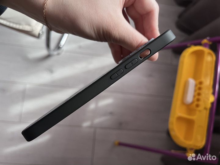 Чехол на iPhone 13 pro