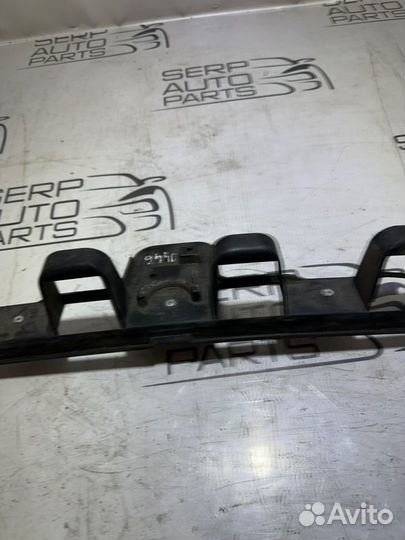 Кронштейн бампера задний Ford Focus 3 CB8 1.6L