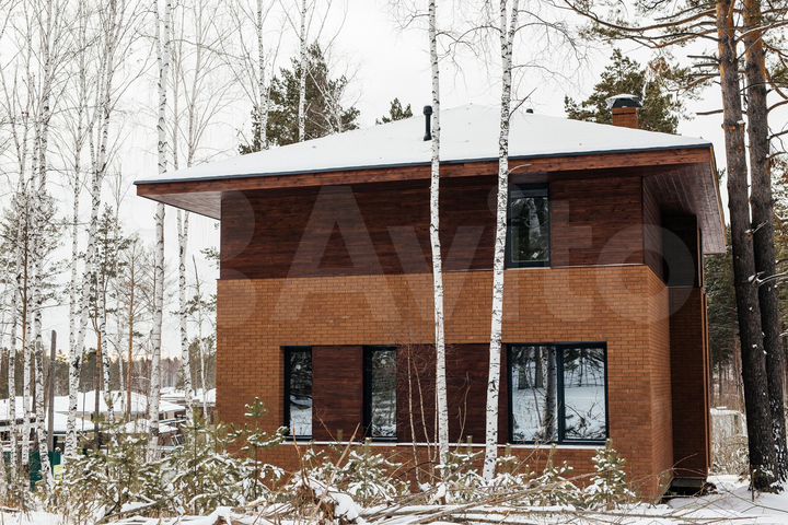 Коттедж 180 м² на участке 9,8 сот.