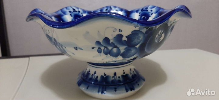 Ваза для фруктов. Гжель