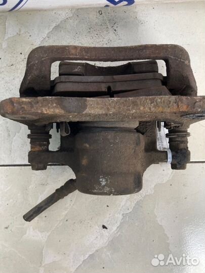 Суппорт задний правый Hyundai Santa Fe CM 2.2