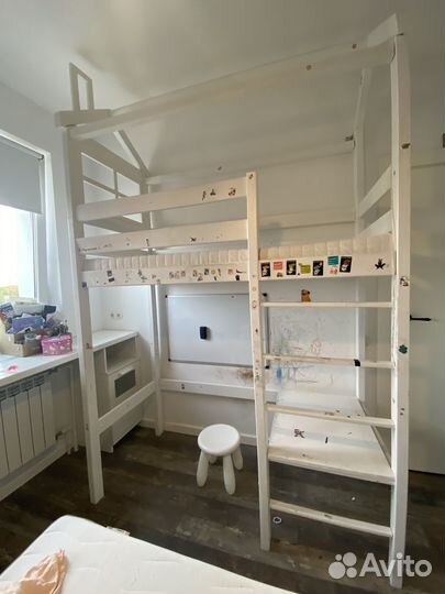 Кровать чердак со столом детская 160х70