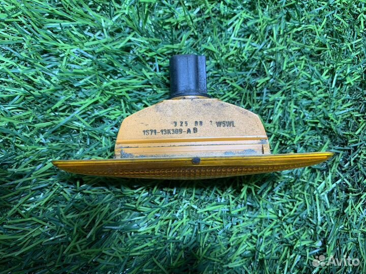 Повторитель поворота в крыло Ford Mondeo