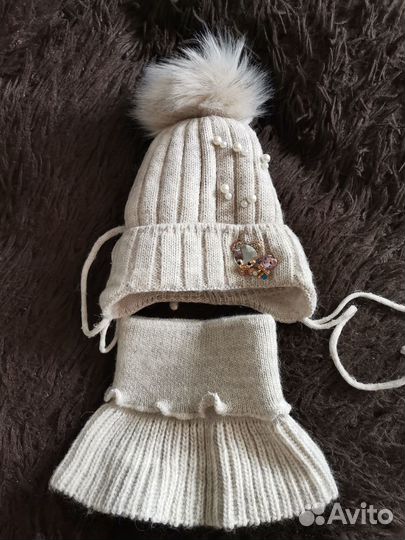 Продаётся зимняя шапка и манишка