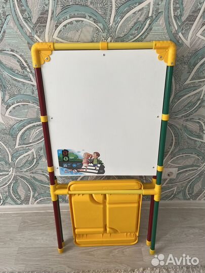 Мольберт и строительный набор