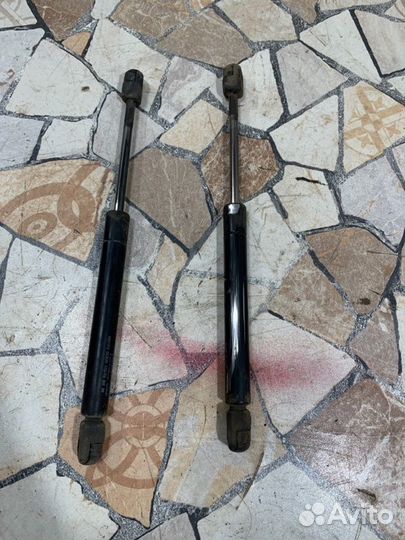 Амортизатор двери багажника Hyundai Sonata New 2.0