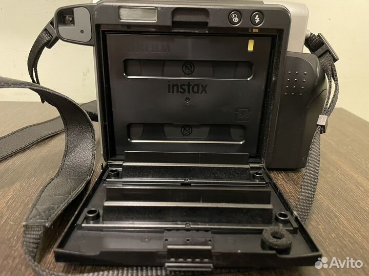 Фотоаппарат мгновенной печати instax wide 300