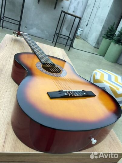 Гитара новая