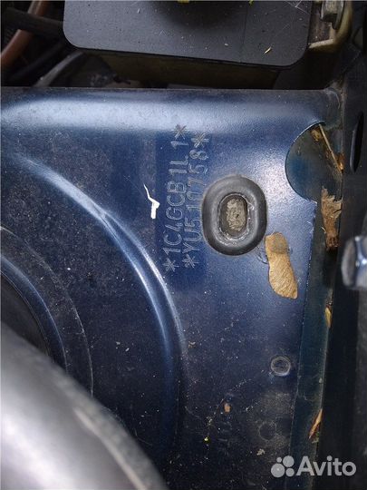 Разбор на запчасти Chrysler Voyager 1996-2000