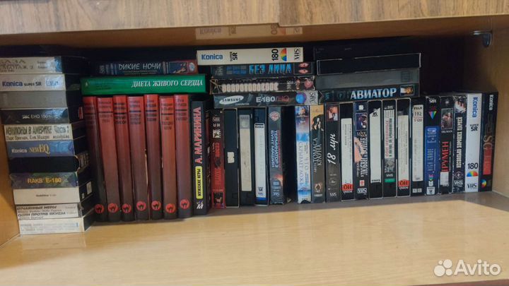 Видеокассеты с фильмами, много разных