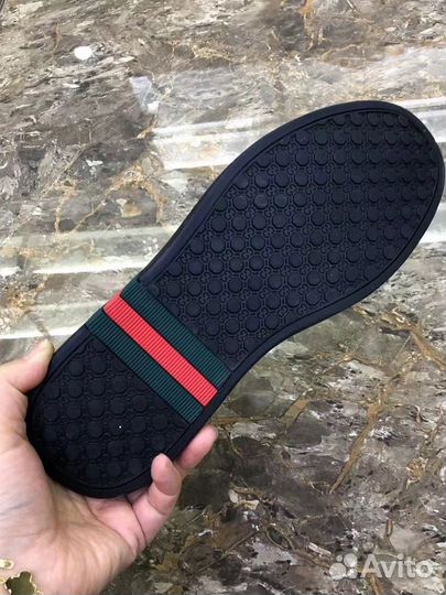 Кроссовки мужские 42