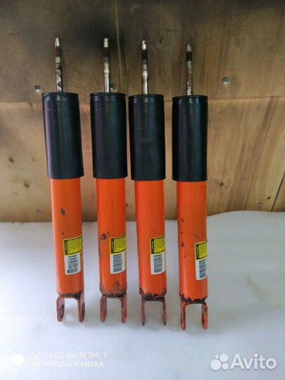 Амортизатор перед Cadillac Escalade Tahoe 2