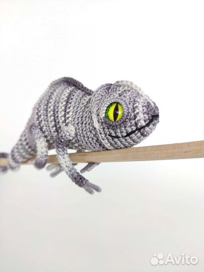 Игрушка сувенир ручной работы хамелеон