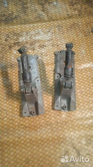 Кронштейн кабины Renault Magnum 3 2003 5010552180