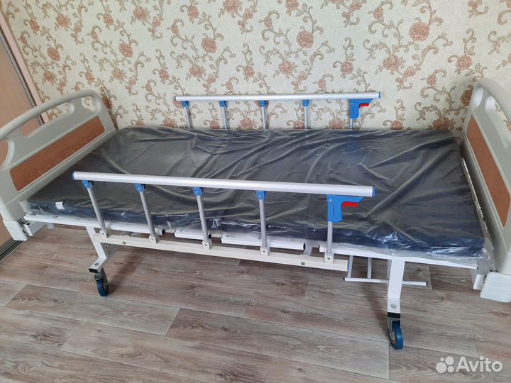 Кровать медицинская с матрасом
