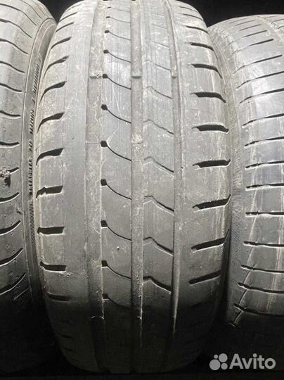 Goodyear EfficientGrip 195/60 R16 89H