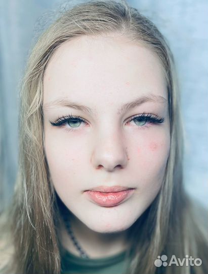 Модель на наращивание ресниц