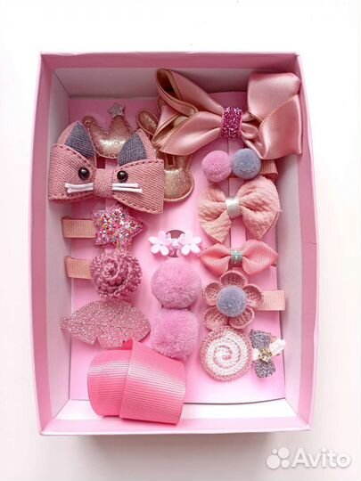Набор аксессуаров в подарок девочке розовый