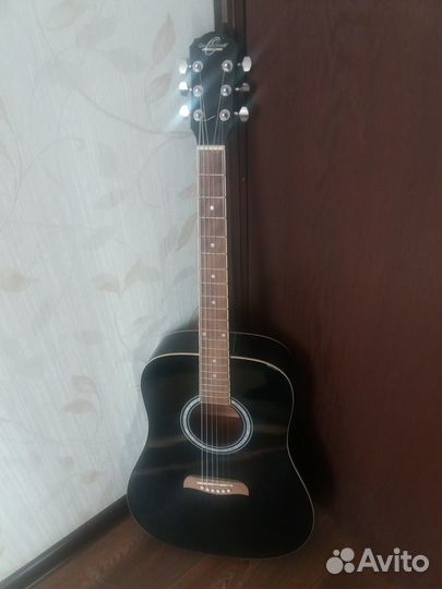 Акустическая гитара 