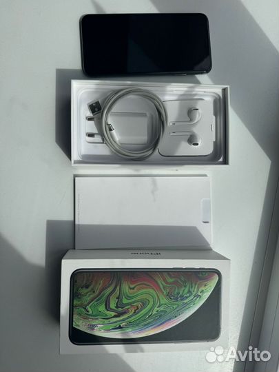 iPhone Xs Max, 64 ГБ