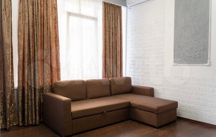 Комната 35 м² в > 9-к., 4/4 эт.